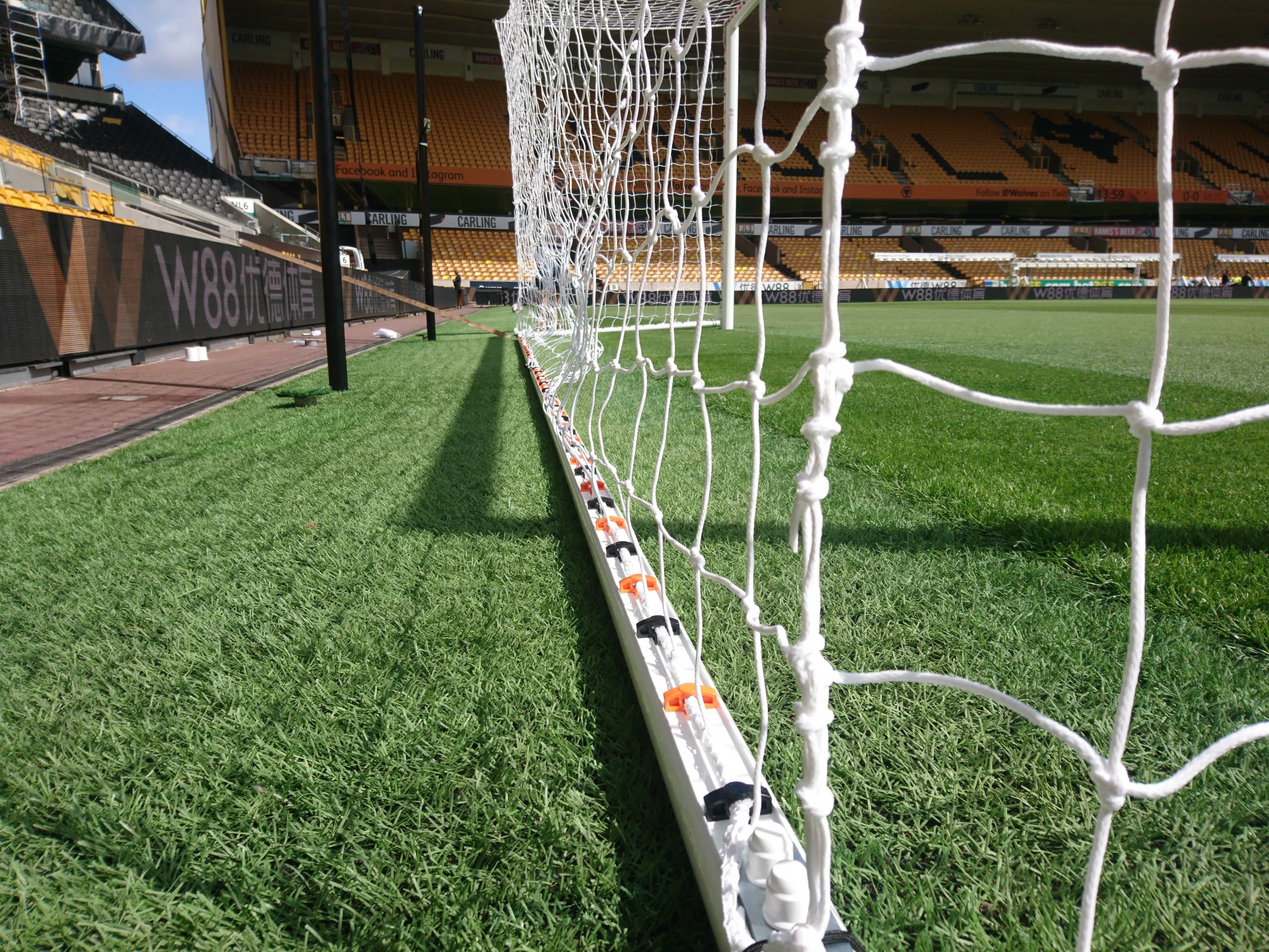 60mm Premium Aluminium Stadium - Hinged Net Rail - Mark Harrod Ltd.