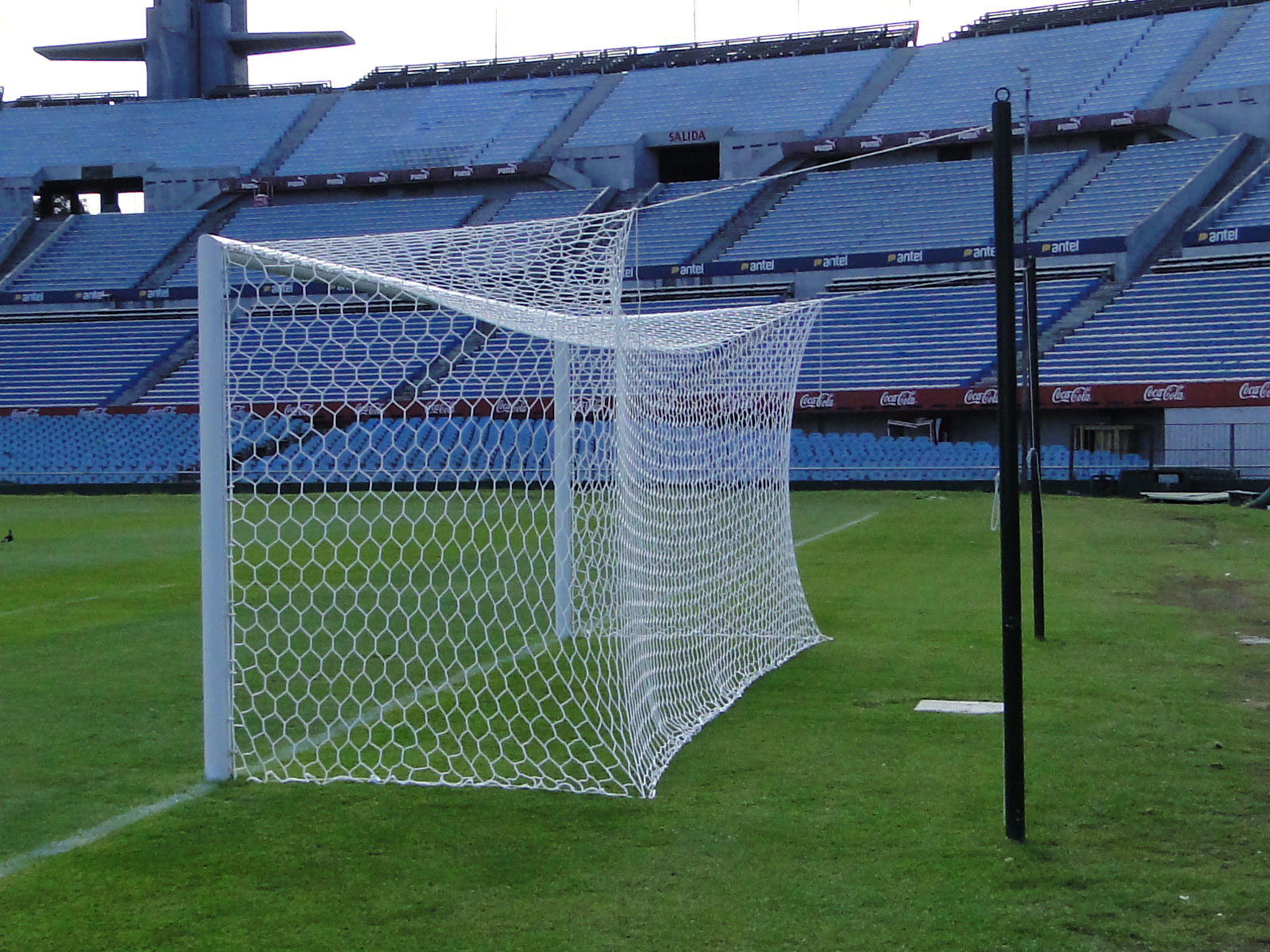 24ft x 8ft 4mm Knotless Box Net Hexagonal Mesh White Mark Harrod Ltd.