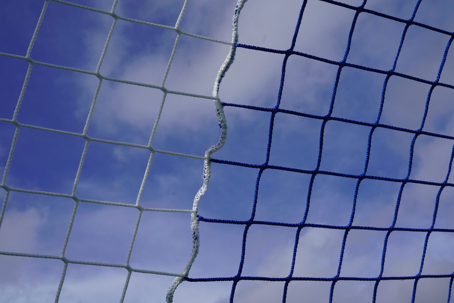 16x7ft-vertical-two-coloured-football-nets-knotless
