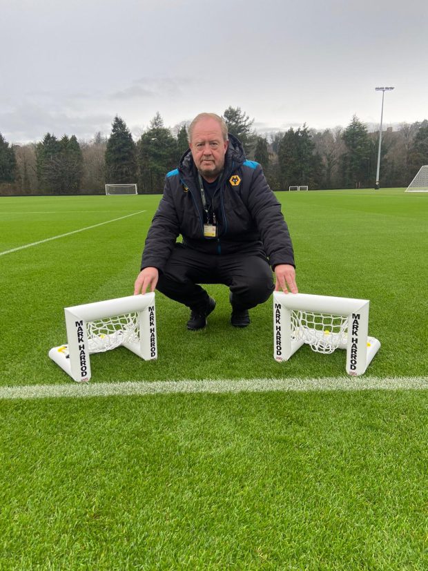 Worlds Smallest Football Goal, mini, small, net world, networld, how ridiculous